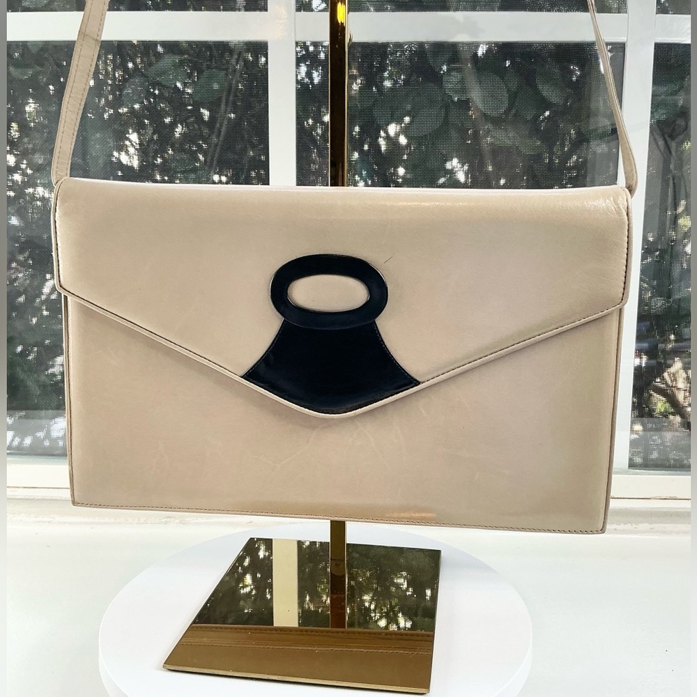 Bally Leather Shoulder Bag – Made in Italy – Structured Envelope Design